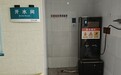 医院给热水器装栏杆，“防外来人员大量取水”，媒体报道后连夜拆除