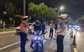 静音护高考 景德镇交警出手整治多起飙车炸街