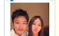 甜馨陪贾乃亮过父亲节，二人合影画面温馨，网友：父女俩越来越像