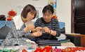 方寸绣台三代传承　非遗“针”功夫“包”你喜欢