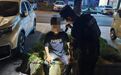 非法张贴小广告！贵溪一男子凌晨街头被当场抓获