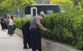 保定城市管理：党旗飘扬映初心，常态化推进环保志愿服务