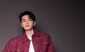 李巍生日发布全新单曲《有爱就足够》：以温柔之声呼唤世间善意