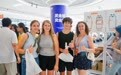 越洋过海来买瓷，怎么支付？景德镇：碰一下，搞定！