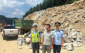 轮胎都压扁了，还想跑？崇仁这位司机“栽了”