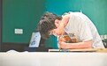 双臂夹笔绘新生！宜春有个23岁“中国大学生自强之星”