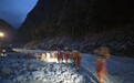 消防救援队伍抵西藏吉隆灾区国门段，已用无人机抛投物资90余件套