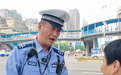 群众戴形似游戏道具的“三级头”骑车，淮南交警做出提醒