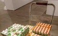 景德镇博物馆里惊现一推车“鸡蛋” 竟是清华美院的陶瓷作品