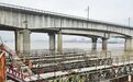 首个围堰完成水下封底 长赣高铁长沙湘江铁路特大桥主桥进入承台施工阶段