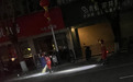 环卫工人摸黑清扫 全南县城市管理局回应：已调整关灯时间