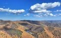 高山藏灵秀：甘肃庄浪朝那湫层林染秋色　展开动人画卷