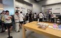 苹果iPhone Duo开售，溢价超2000元，微信等应用还在适配中