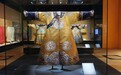故宫服饰展上40种药染色彩由“东方传统色彩计划”复原：用色彩读懂帝后衣橱