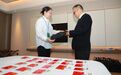 吉安市六届人大一次会议代表向大会报到