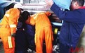 工人操作起毛机不慎 手掌被卷入机器