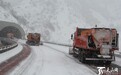 新疆：降雪致G30线赛果高速果子沟路段双向交通管制