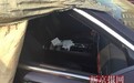 北京朝阳一停车场十余车被砸 车内财物遭劫