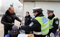 山西运城交警开出非机动车闯红灯首张罚单（图）