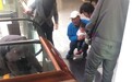 1岁女童逆行上电梯 5根手指被夹断