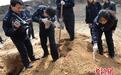 山西持枪杀人案：两人被活埋 一同伙因分赃不均被枪杀