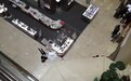 上海徐家汇汇金百货商场内一女子从7楼坠亡