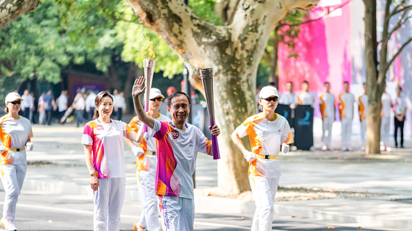 杭州亚运会火炬传递启动
