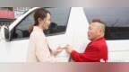 中雷影视：<em>搞笑</em>视频、老汉偷车反被<em>美女</em>