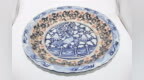 精品推荐一<em>青花</em>釉里红留<em>白</em>堆塑孔雀纹折沿花口盘