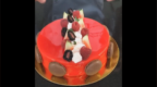 The <em>fruit</em> cake - 淋面蛋糕配上马卡龙，在加以