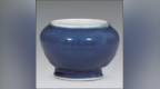 清代霁蓝釉水盂    Blue Glazed <em>Water</em> Pouch in Qing Dynasty