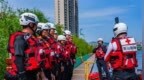 翻舟自救、无人机施救、舟艇组装，英山公安联合县红十字会携手筑牢“水上生命线”