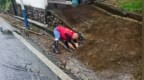 党旗在基层一线高高飘扬丨鲜红党旗成为抗洪救灾最坚实依靠