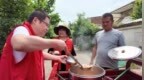 新华视点｜深耕细作优服务 暖心举措惠民生