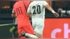 国足队长韦世豪红牌被怒批，尴尬事实：除了他，我们还有真队长吗