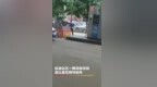 加油站让女模特<em>穿</em><em>比基尼</em>搞促销 想看<em>美女</em>加1元