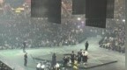 香港<em>Mirror</em>演唱会大屏幕坠落砸中两舞者 有人相拥大哭