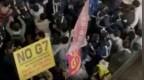 “不要<em>G7</em>，不要帝国主义峰会” 日本民众广岛集会反对<em>G7</em>峰会，与警察爆发激烈冲突