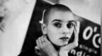 WWD World｜<em>Sin</em>éad O'Connor 在 90 年代留下的一系列朋克美学符号