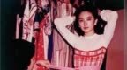 1977年，23岁的林青霞在吉隆坡商场逛街，仙气飘飘，宛如天