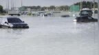 迪拜暴雨被指系“人祸”，风暴来前还执行了7次人工催雨？阿联酋国家气象中心否认