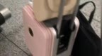 女子称带电动行李箱被禁入地铁站，杭州地铁：可以拖，不能骑