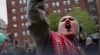 美国多所大学爆发亲巴抗议活动，哥伦比亚大学宣布停止线下授课