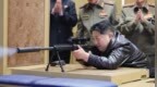 金正恩试用新型狙击步枪，打靶枪枪十环