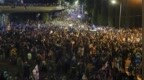 格鲁吉亚议会批准“外国代理人”法案，引发数千人抗议