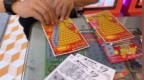 武汉彩票店刮刮乐短缺恐年内难缓解，中国福彩中心客服：正在督促和指导彩票机构优化机制