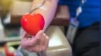 媒体调查“互助献血”：患者做手术，亲友花2000元找人献血