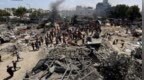 以军对加沙多个难民营所在区域发动空袭，造成上百人死伤