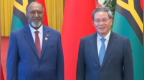 李强举行仪式欢迎瓦努阿图总理访华