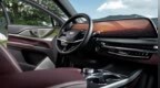 全新凯迪拉克XT5 SUV四驱版车型开启预售：33英寸<em>9K</em>曲面屏、直列式大灯，27.99万元起